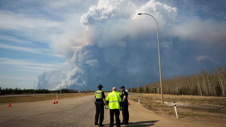 Incendie à Fort McMurray au Canada : état d’urgence annoncé, deux morts sur la route (VIDEO)