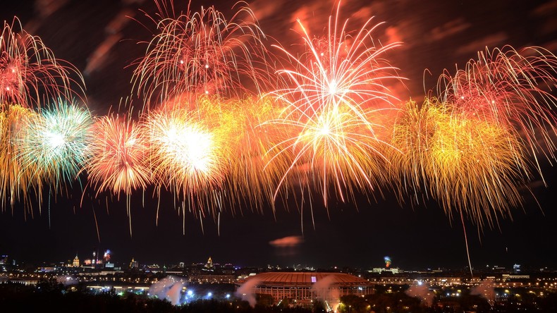 Un drone de RT a filmé des images spectaculaires des feux d’artifices des cérémonies de la Victoire
