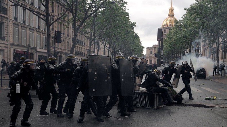 Loi travail : Première grande journée de mobilisation après le 49.3