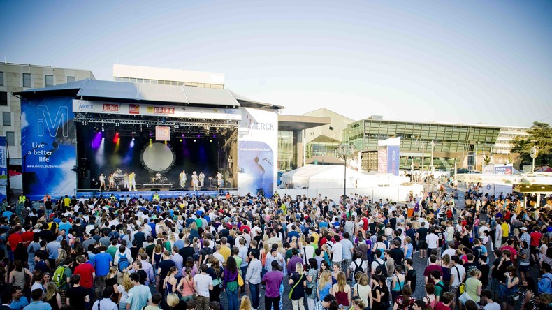 Allemagne : Trois demandeurs d'asile arrêtés pour agressions sexuelles lors d'un festival de musique