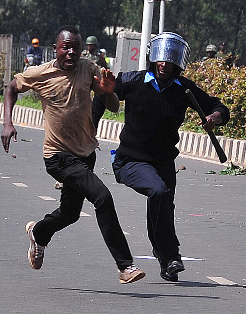 Kenya : la police réprime très violemment une manifestation de l'opposition (IMAGES CHOCS)