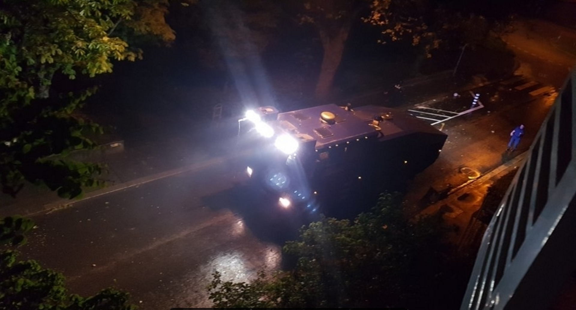 Suisse : des centaines de jeunes sèment la pagaille dans Berne (IMAGES)