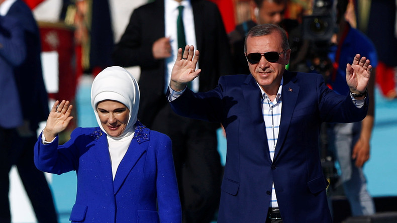 Turquie : pour Erdogan, les femmes sans enfants sont «défaillantes et imparfaites»