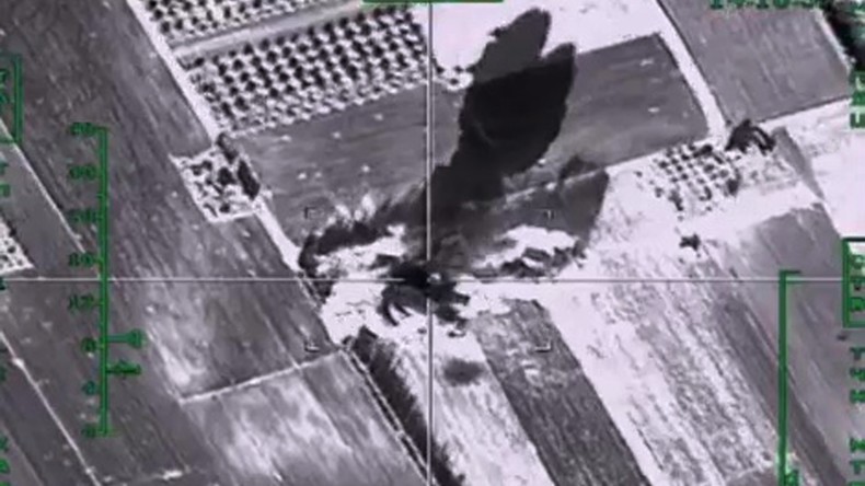 Syrie : les forces aériennes russes ont détruit quatre installations pétrolières de Daesh