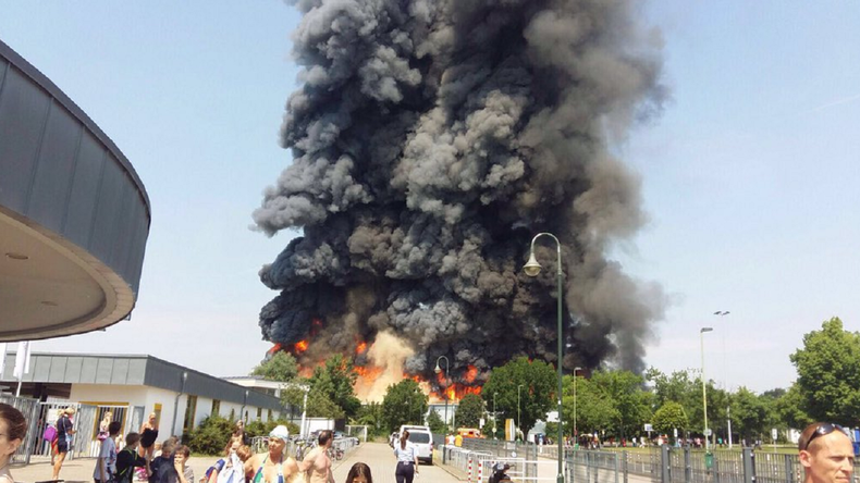Un centre d’accueil pour migrants ravagé par les flammes à Düsseldorf (VIDEOS, PHOTOS)