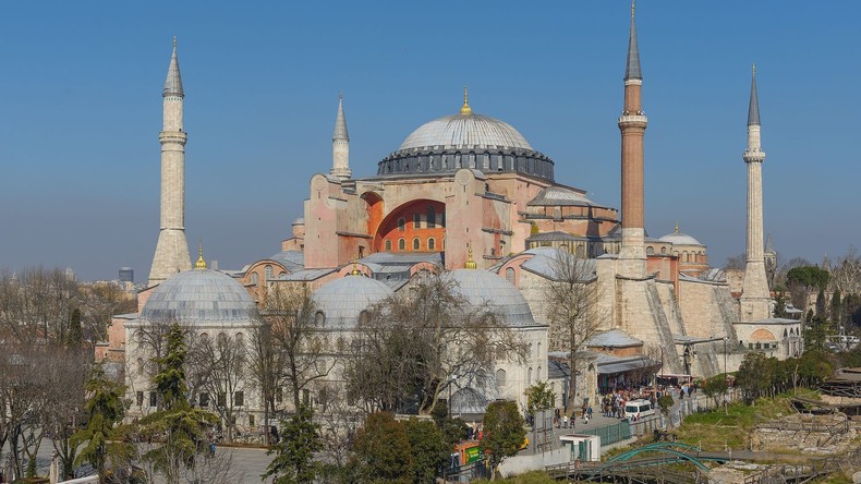 La Turquie convertit la Sainte-Sophie, un musée depuis 1935, en mosquée