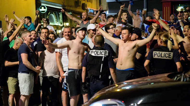Euro 2016 : violente rixe à Marseille entre supporteurs (VIDEOS) — RT en  français