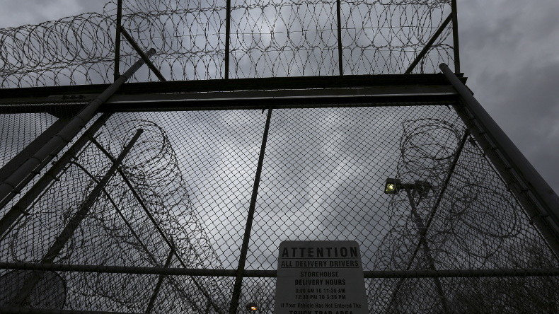 Etats-Unis: violée en prison par un gardien une femme reçoit un sandwich plutôt qu’une aide médicale