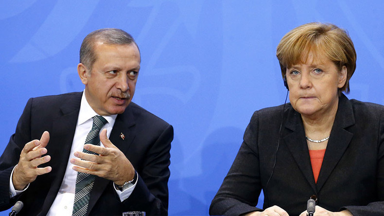 Angela Merkel serait «prête à céder au chantage de la Turquie» sur le régime de visas