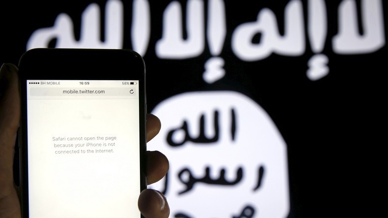 Le père d’une victime des attentats de Paris poursuit Facebook et Twitter pour propagande extrémiste