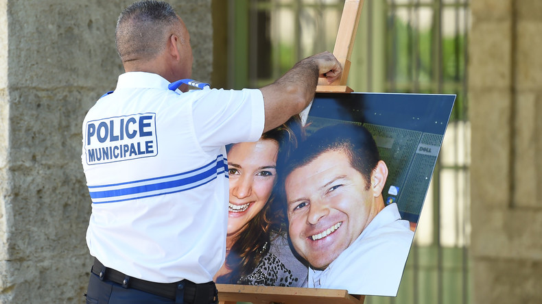 Les deux fonctionnaires de police tués dans les Yvelines inhumés dans l'Hérault (PHOTOS)