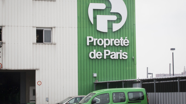 Loi travail : évacuation policière au centre de déchets d'Ivry (PHOTOS, VIDEOS)