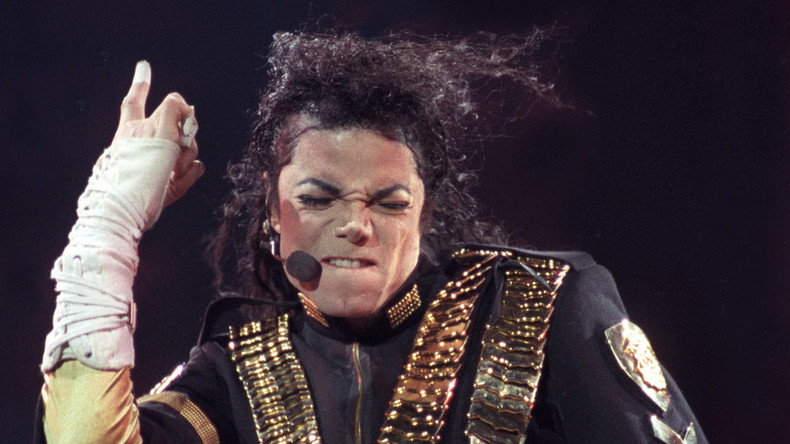 Rapport de police : du matériel pédopornographique retrouvé chez Michael Jackson en 2003