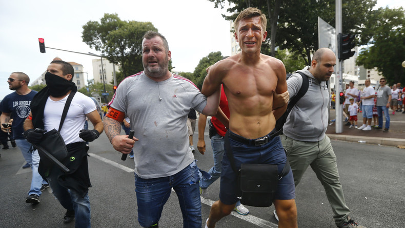 Nouvelles violences de supporters à Marseille avant le match Pologne - Ukraine (IMAGES)