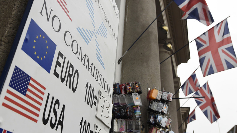 Brexit : les Britanniques affluent dans les bureaux de change, la bourse de Londres finit en hausse