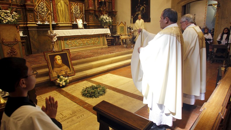 Montréal : les prêtres catholiques ont l’interdiction de rester seuls avec des enfants