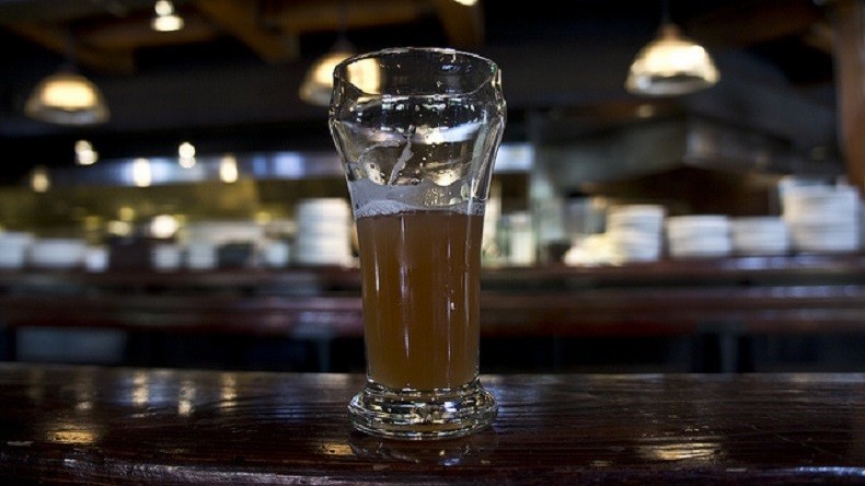 Déçus par le Brexit, les diplomates allemands et français boivent des bières