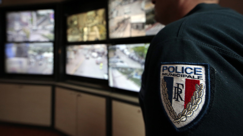 Les données personnelles de 112 000 policiers français... sur internet
