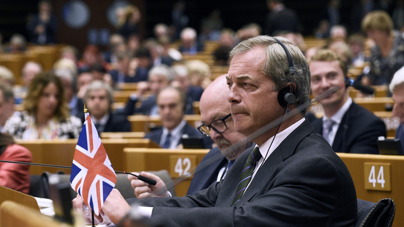 Ambiance tendue au Parlement européen après le Brexit (VIDEOS)