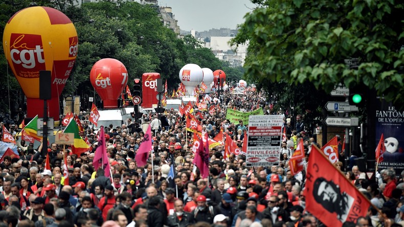Loi travail : retour en images sur la onzième journée de mobilisation (VIDEO, PHOTOS)