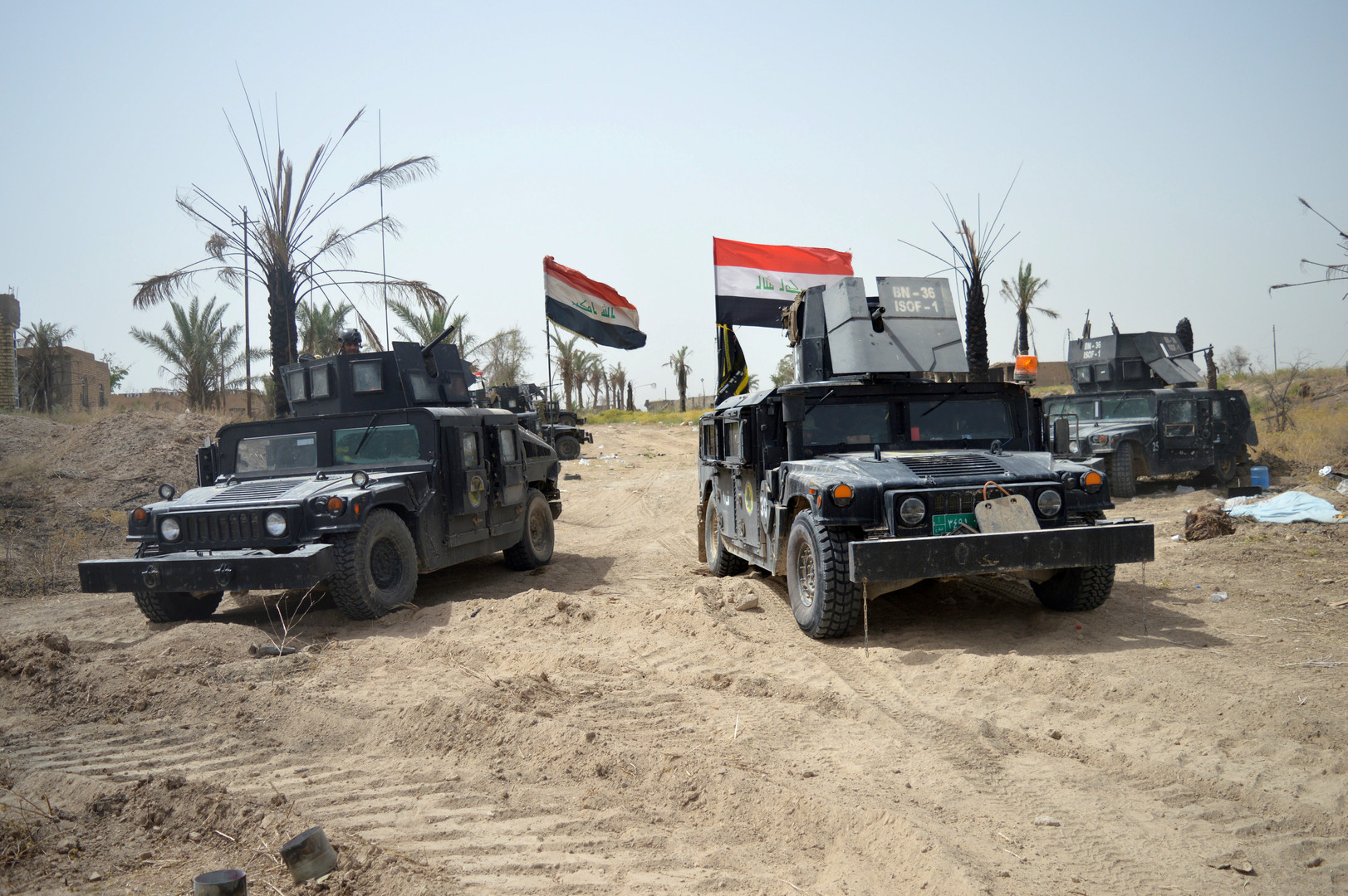 Irak : des civils qui fuient Falloujah visés par des tirs de l'Etat islamique, acculé (PHOTOS)