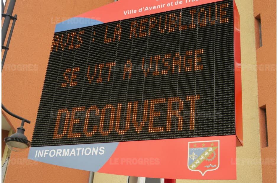 Twitter se déchire sur la polémique des panneaux municipaux invitant les musulmans «au silence»