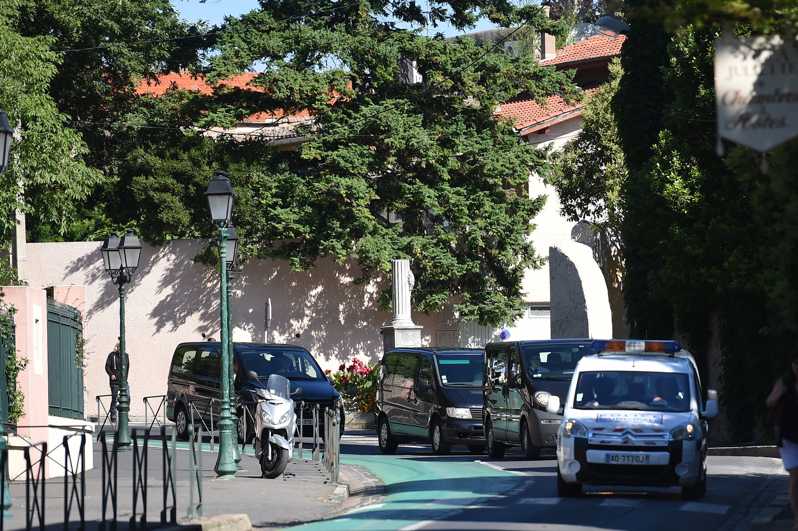 Les deux fonctionnaires de police tués dans les Yvelines inhumés dans l'Hérault (PHOTOS)