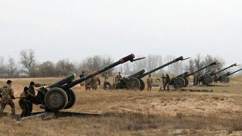 Un commandant de Donetsk dénonce le déploiement de l’artillerie lourde par Kiev dans l’Est du pays