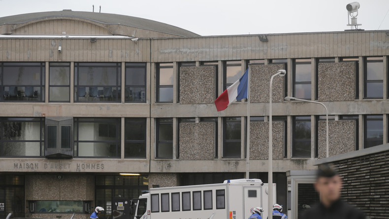 Prison ou petit appartement privé ? La «dure» vie de Salah Abdeslam à Fleury-Mérogis