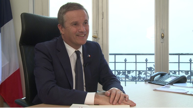 Nicolas Dupont-Aignan sur le 49.3 et la loi Travail : «On est au Moyen-Age des relations sociales !»