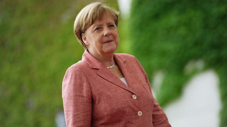 Angela Merkel appelle à tendre la main à la Russie tout en restant ferme sur les principes de l'OTAN