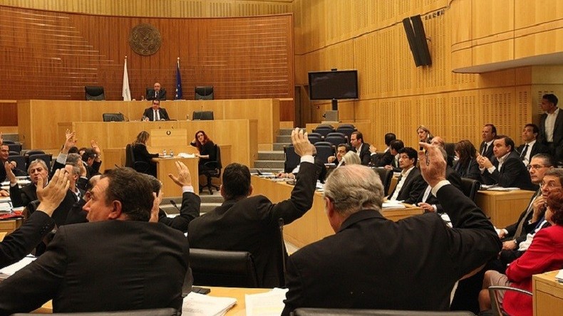 Le parlement de Chypre vote une résolution sur la levée des sanctions anti-russes