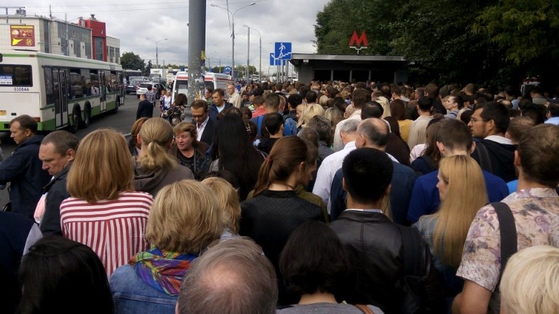 Moscou : à l'heure de pointe, un incendie dans le métro bloque des centaines de voyageurs (VIDEO)