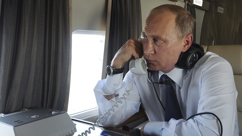 Vladimir Poutine a discuté avec François Hollande et Angela Merkel de la crise ukrainienne