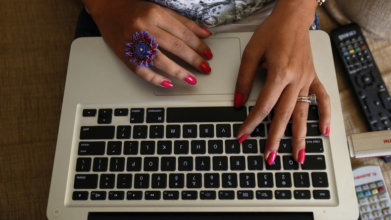 #Jenaipaspeurdeledire : des femmes partagent leur récit de viol sur les réseaux sociaux
