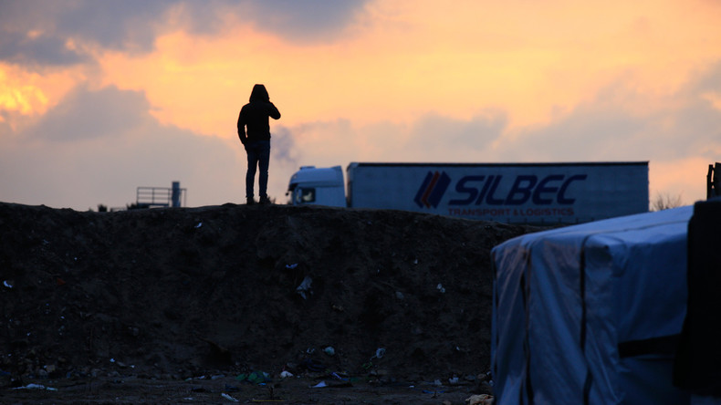 Calais : une migrante posant un barrage de gravats sur la rocade est morte percutée sur la chaussée