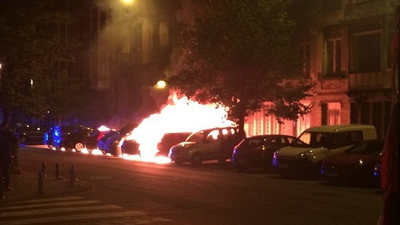 Bruxelles : au moins neuf voitures incendiées (PHOTOS, VIDEOS)