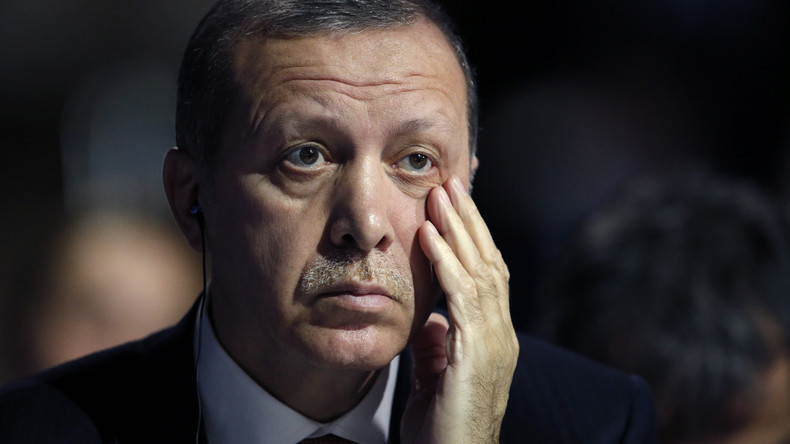 Les médias rapportent la disparition de 14 navires de guerre en Turquie, le gouvernement dément