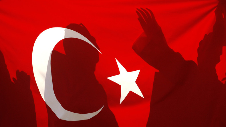 De nombreux incidents en France après la tentative de coup d'Etat en Turquie (VIDEOS)