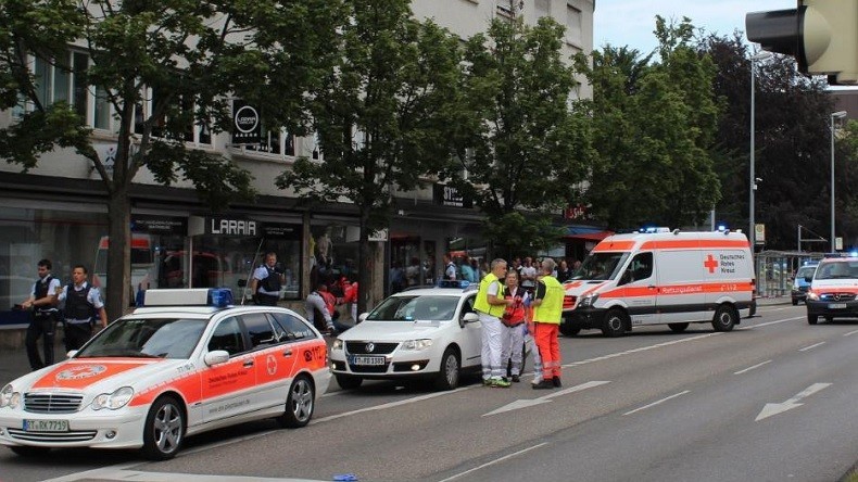 Armé d'une machette, un réfugié syrien fait un mort et deux blessés à Reutlingen en Allemagne