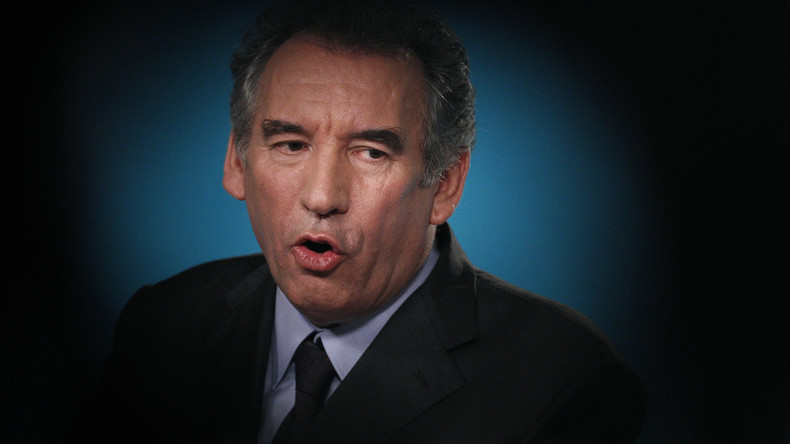Bayrou regrette que l'église, placée près d'une «communauté fanatisée» ait été «sans surveillance»