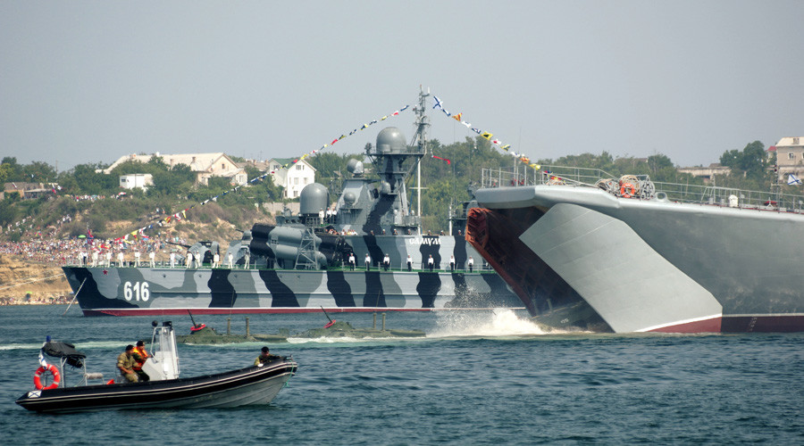 La Russie célèbre le Jour de la Marine à travers le pays avec spectacles et parades (PHOTOS, VIDEO)