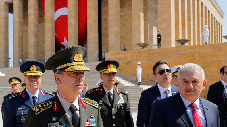 Turquie : Ankara reconnaît de possibles «erreurs» dans les purges
