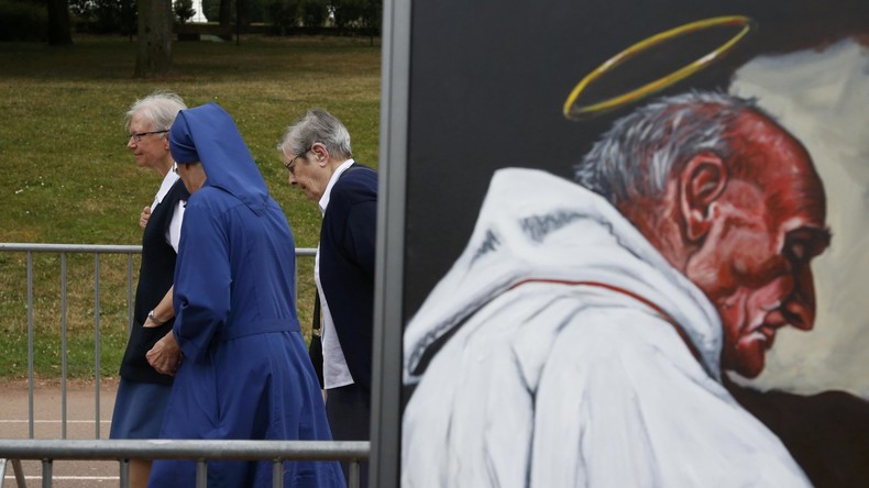 Le père Jacques Hamel mérite-t-il une page sur Wikipédia ? Les internautes débattent