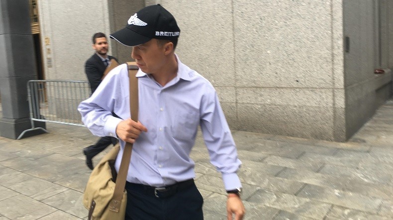 Un employé du FBI admet être un «agent chinois» devant la Cour
