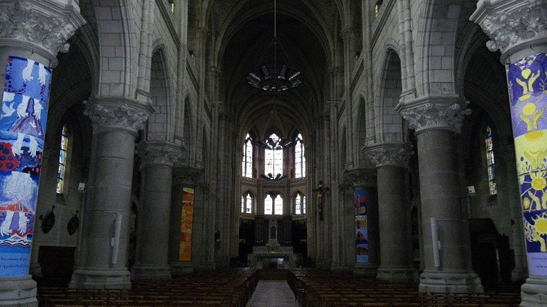 L'expulsion d'un journaliste d'une église à cause de ses origines maghrébines fait polémique