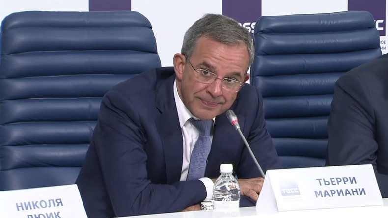 «Questions de merde» : Thierry Mariani remet un journaliste ukrainien à sa place (VIDEO)