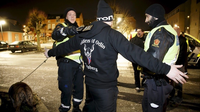 Quatre militaires belges membres de la milice des «Soldats d’Odin» réprimandés par leur hiérarchie