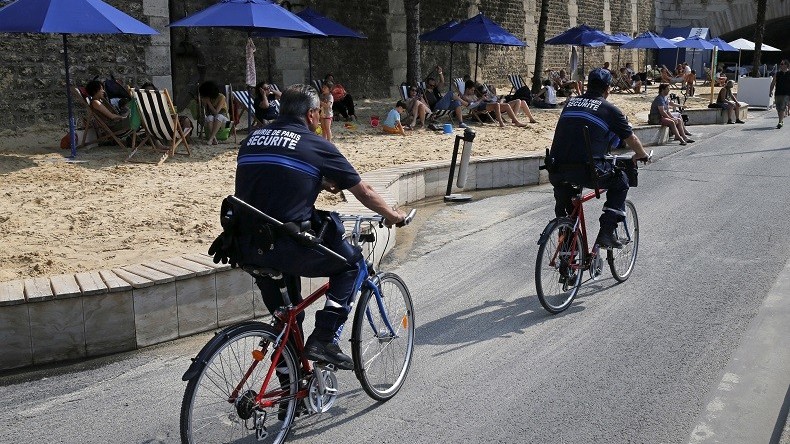 Paris : un réfugié afghan projetant des attentats à Paris Plages activement recherché