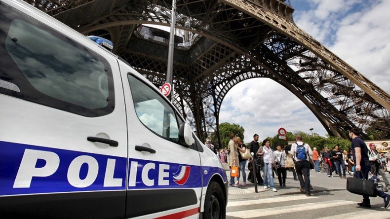 La tour Eiffel évacuée par erreur (VIDEO)